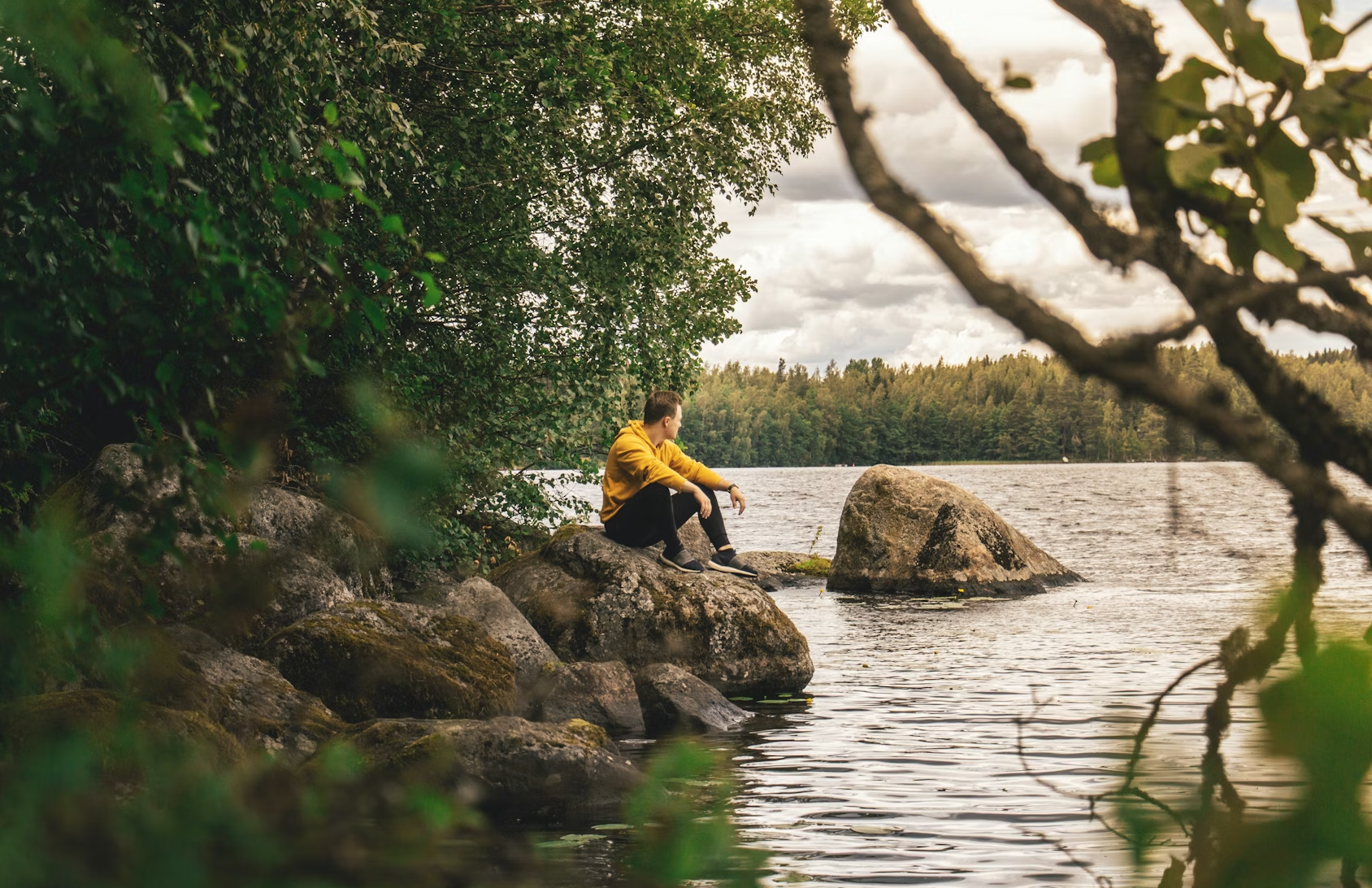 Séance de méditation en pleine nature sauvage pour se reconnecter et faire le point sur sa vie